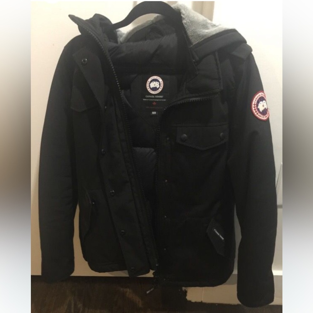 CANADA GOOSE JACKET SIZE MEDIUM